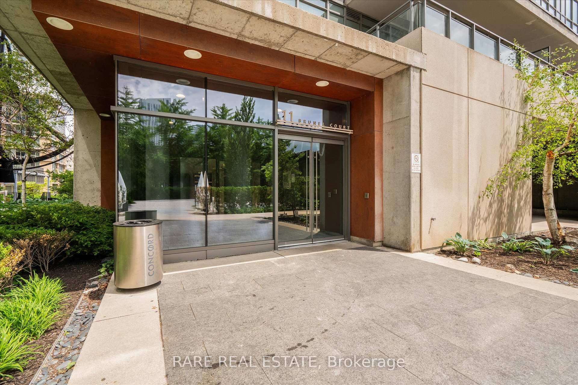 3 Bedrooms Condo at 11 Brunel, Toronto For sale
