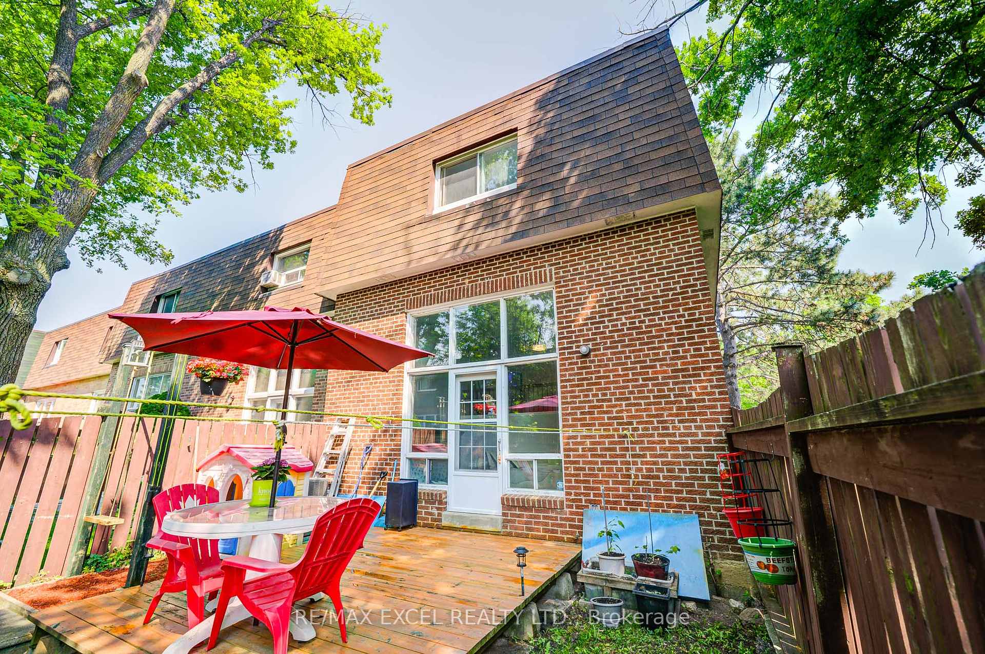 3 Bedrooms Condo at 20 Crockamhill, Toronto For sale