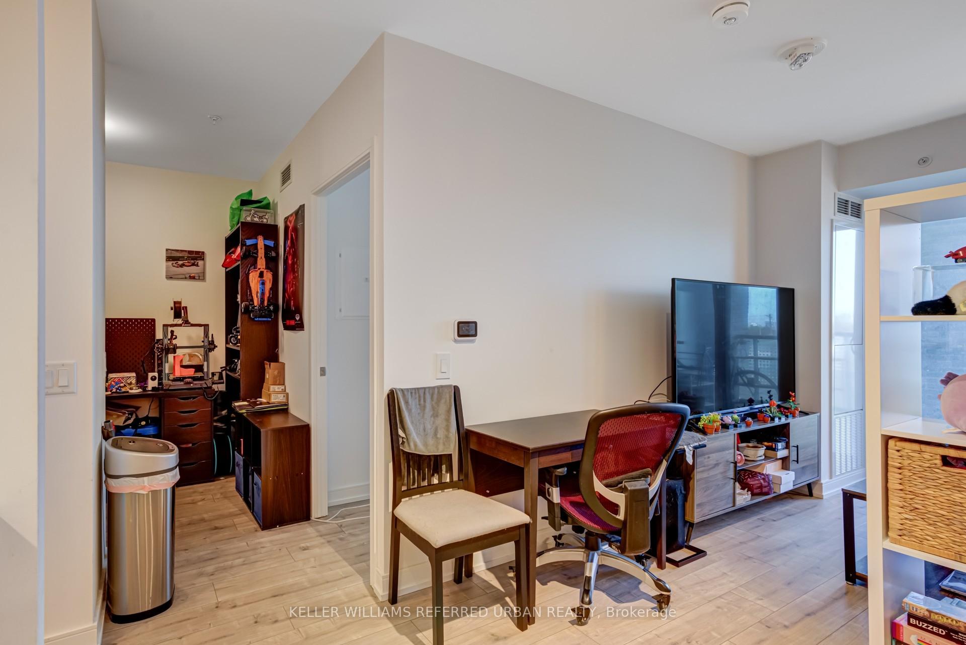 2 Bedrooms Condo at 30 Samuel Wood, Toronto For sale