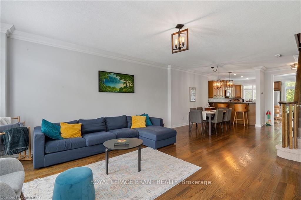 3 Bedrooms Condo at 6995 Glory, Mississauga For sale