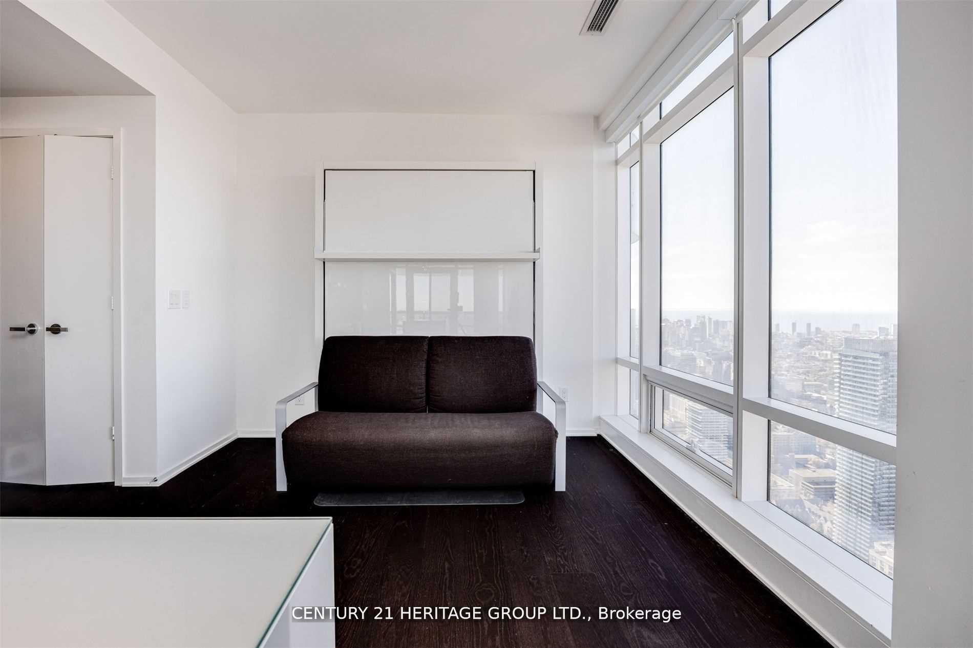 2 Bedrooms Condo at 1 Bloor, Toronto For sale