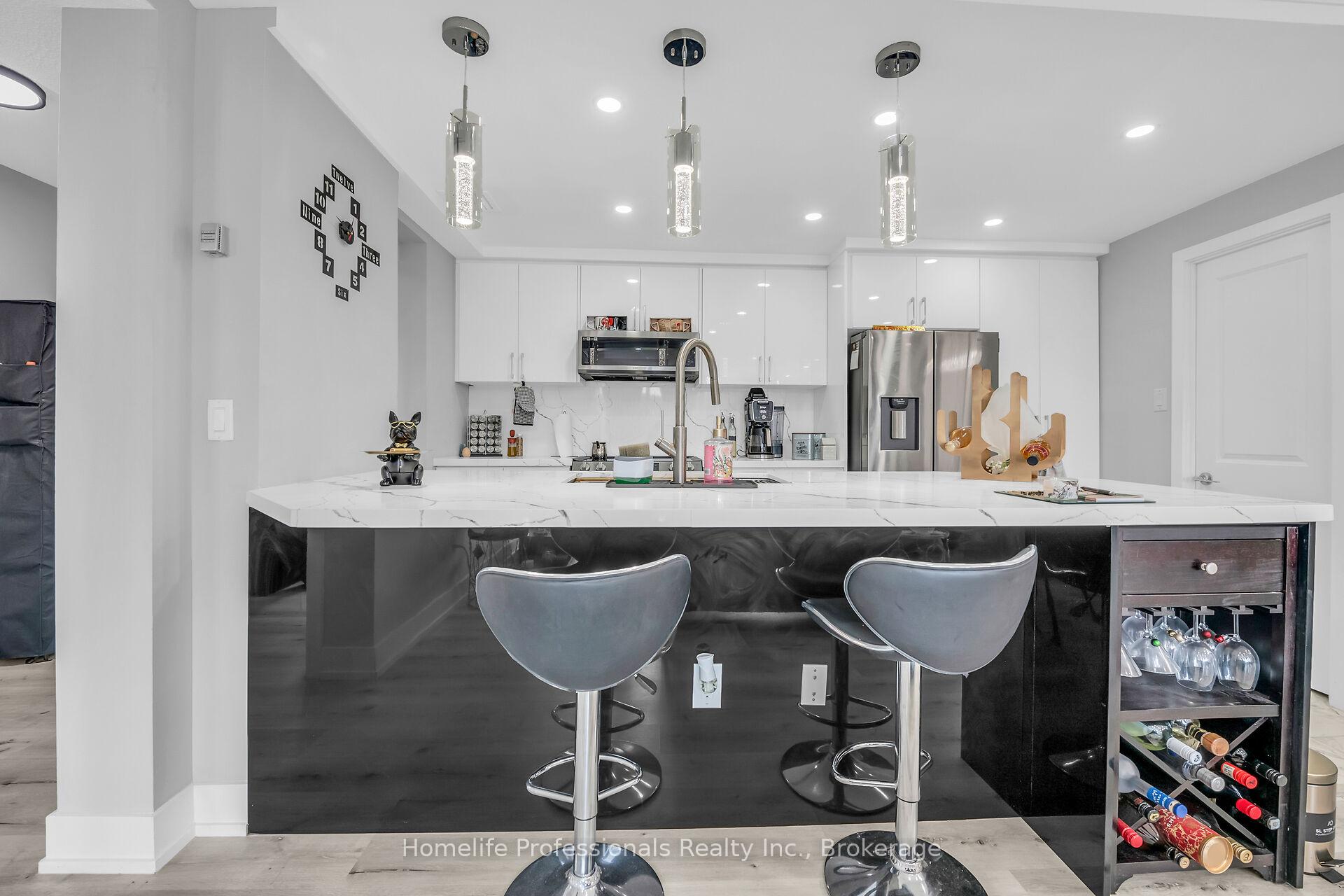 2 Bedrooms Condo at 120 Duke,  Hamilton For sale