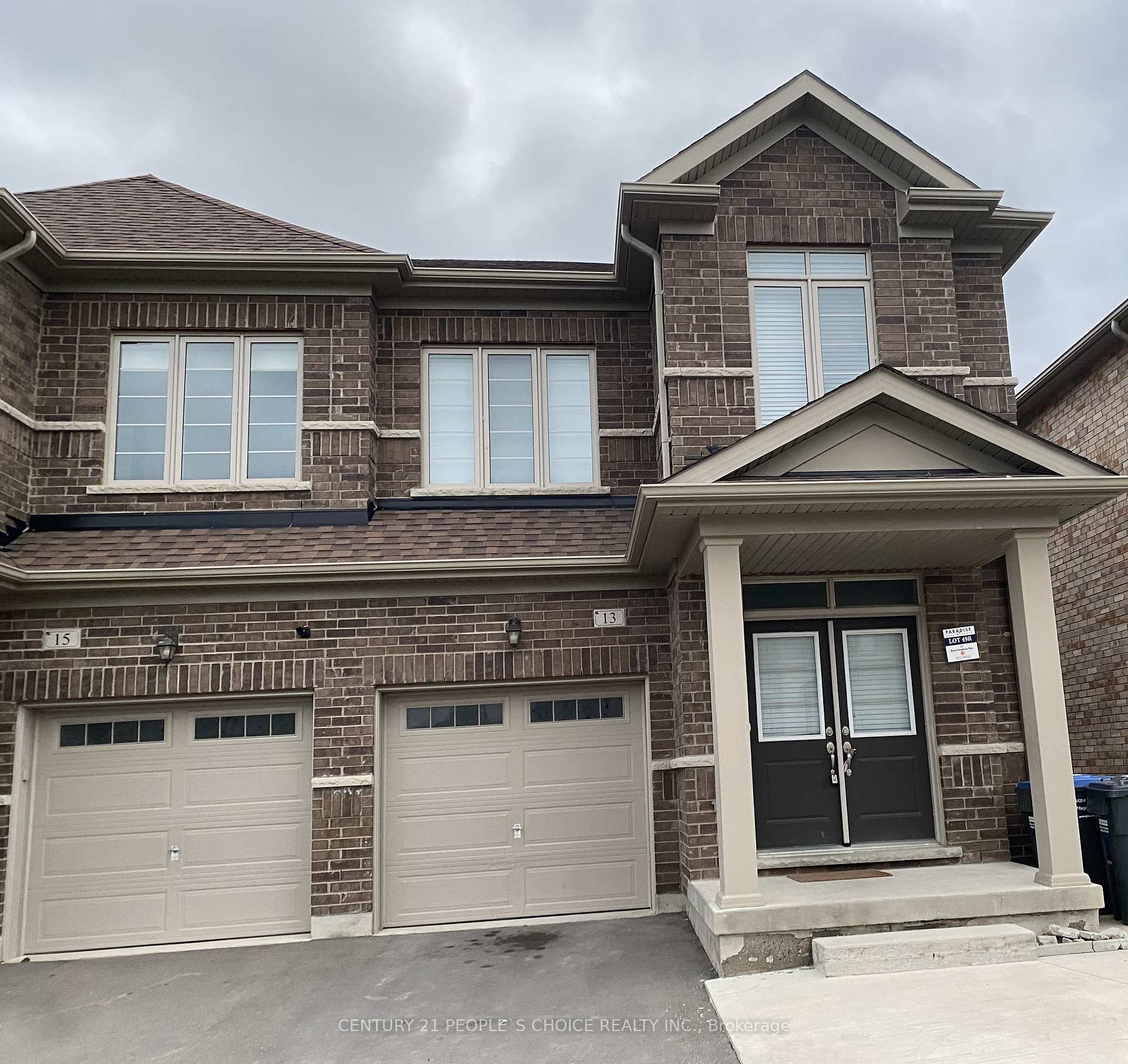 4 bedrooms, 3 washrooms, living room, 3 car parking, the whole house for rent