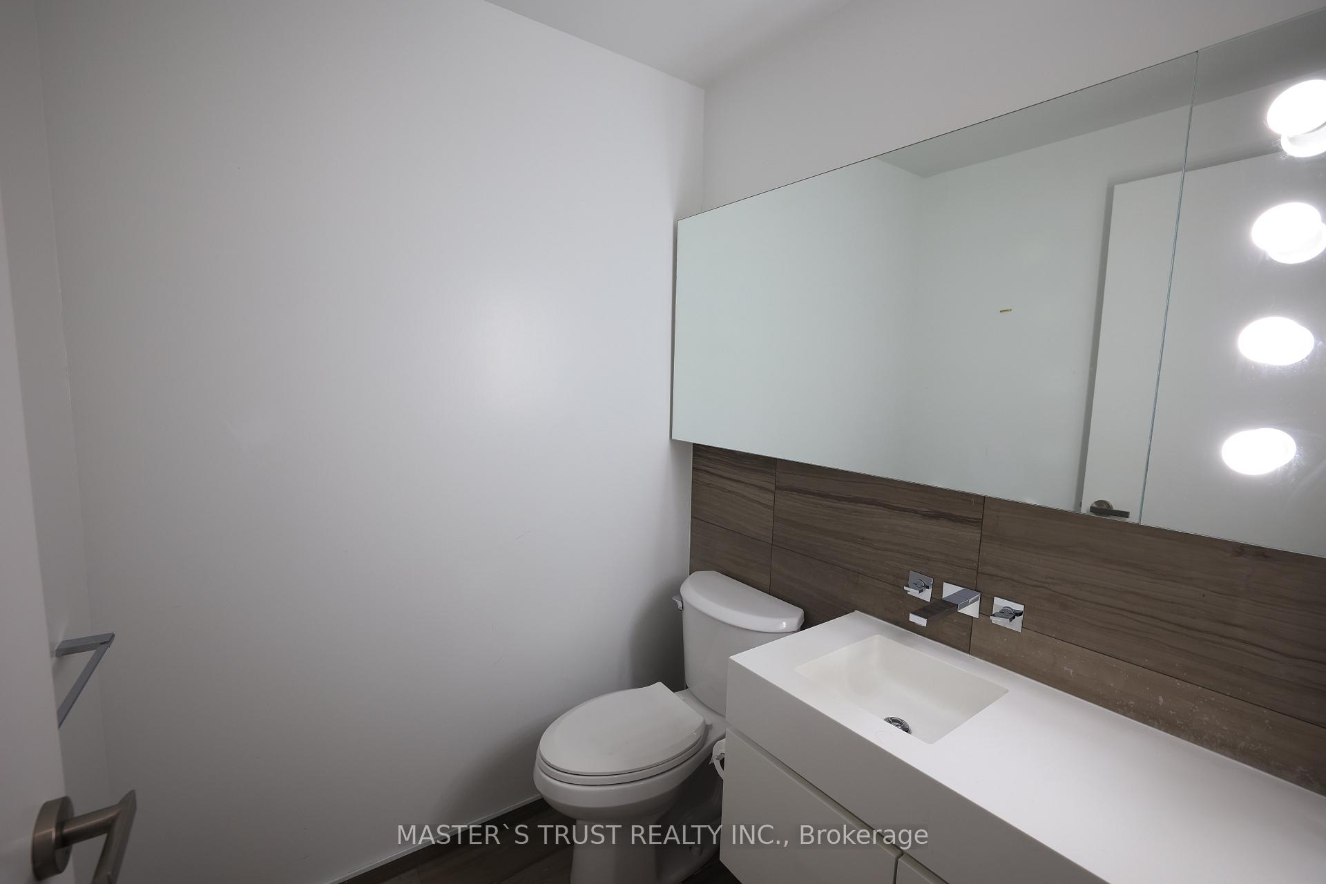 2 Bedrooms Condo at 45 Charles, Toronto For sale
