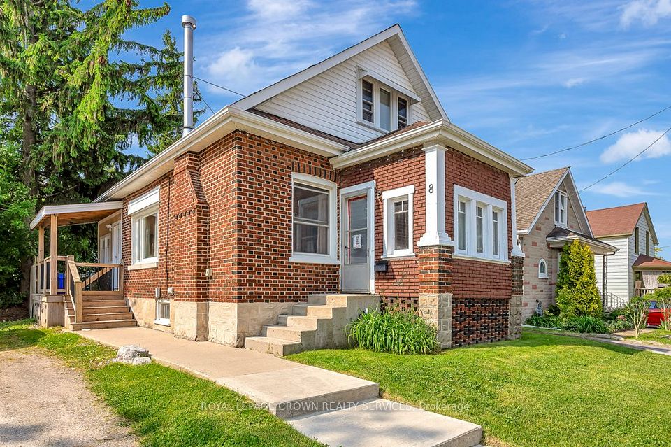 8 Wright Avenue