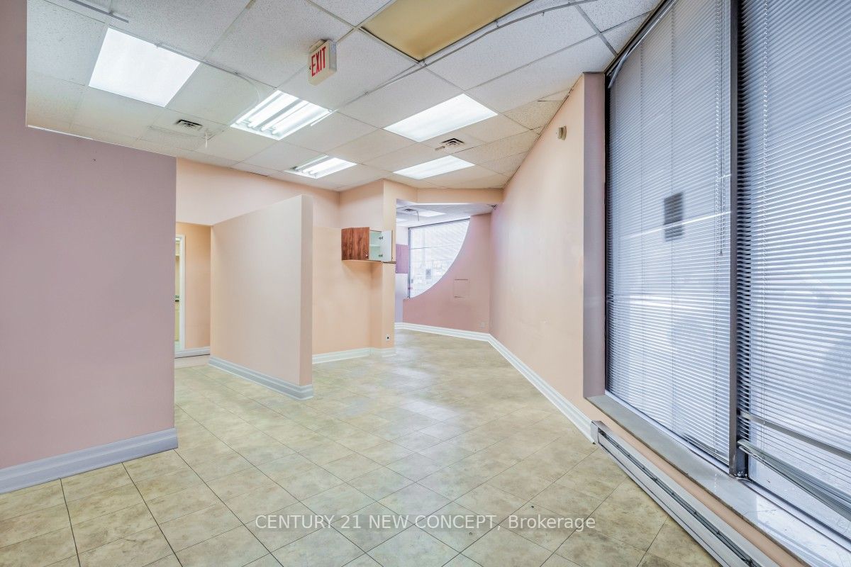 4250 Weston Road, #100 & Part of 101