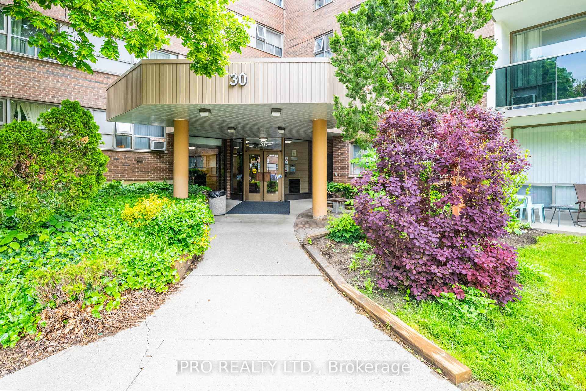 4 Bedrooms Condo at 30 Sunrise, Toronto For sale