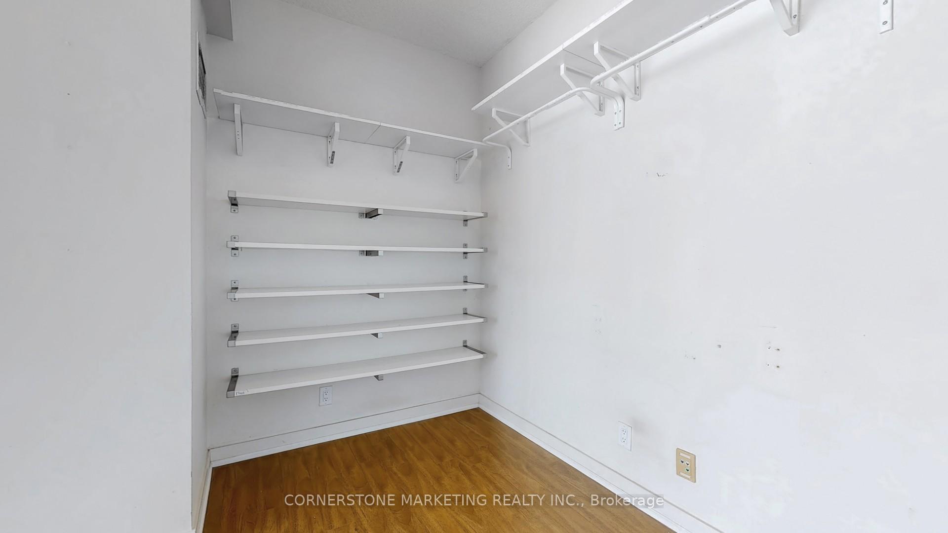 3 Bedrooms Condo at 81 Navy Wharf, Toronto For sale