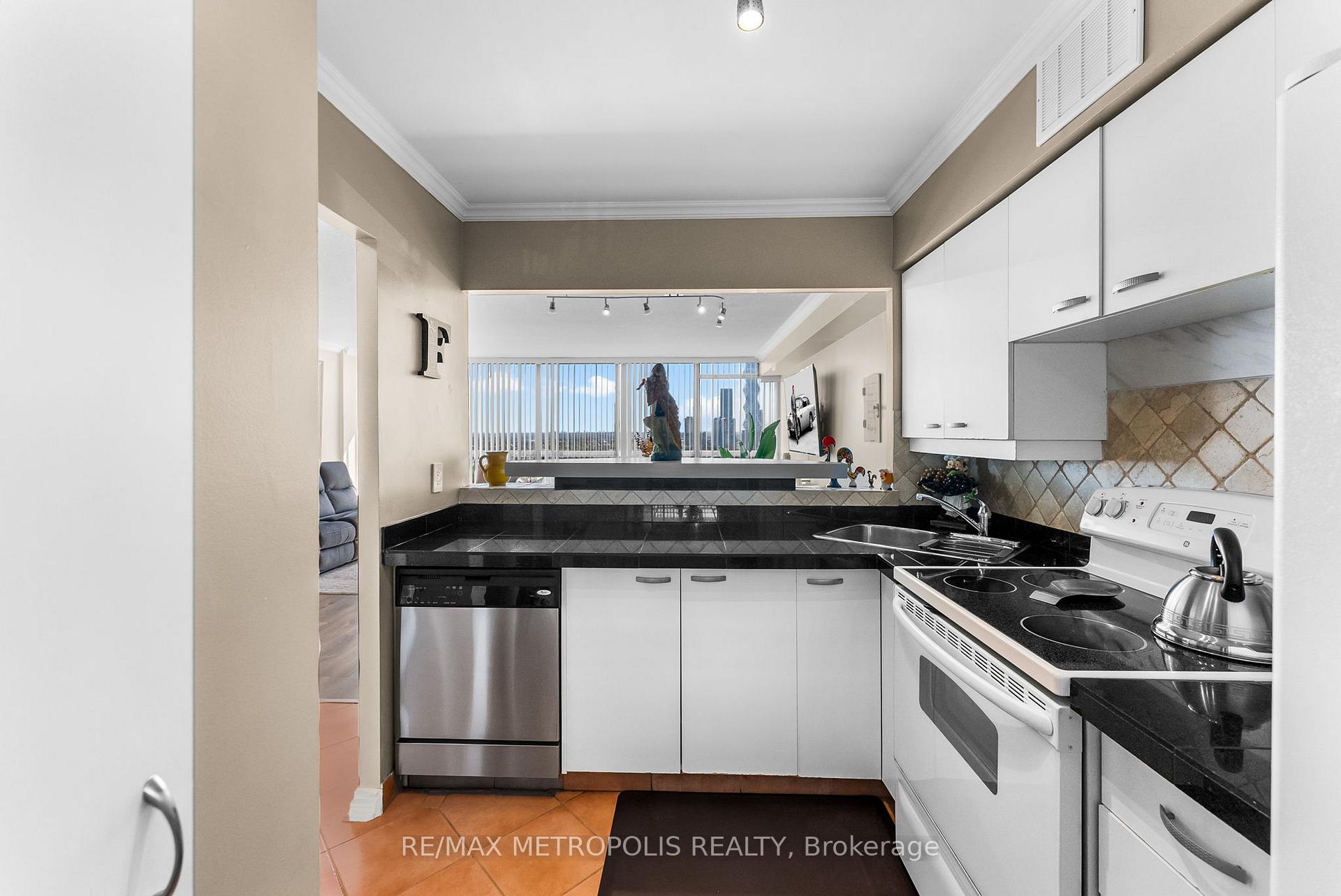 1 Bedroom Condo at 55 Elm, Mississauga For sale