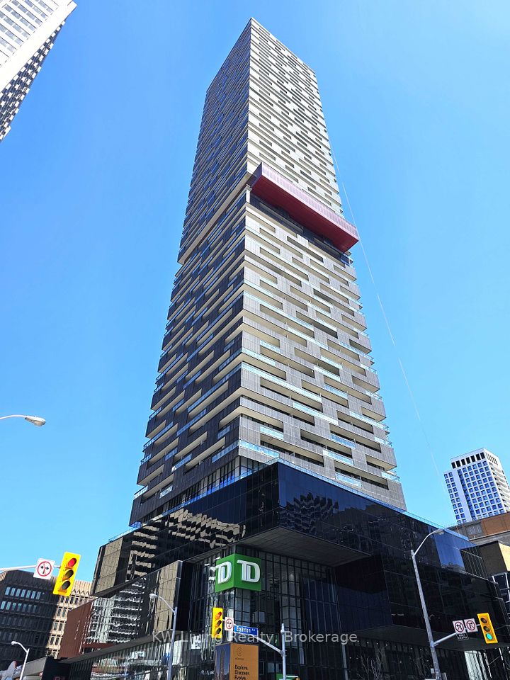 8 Eglinton