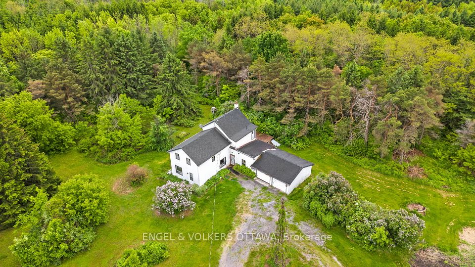 1344 Rodney Lane, North Dundas, ON K0C 2K0