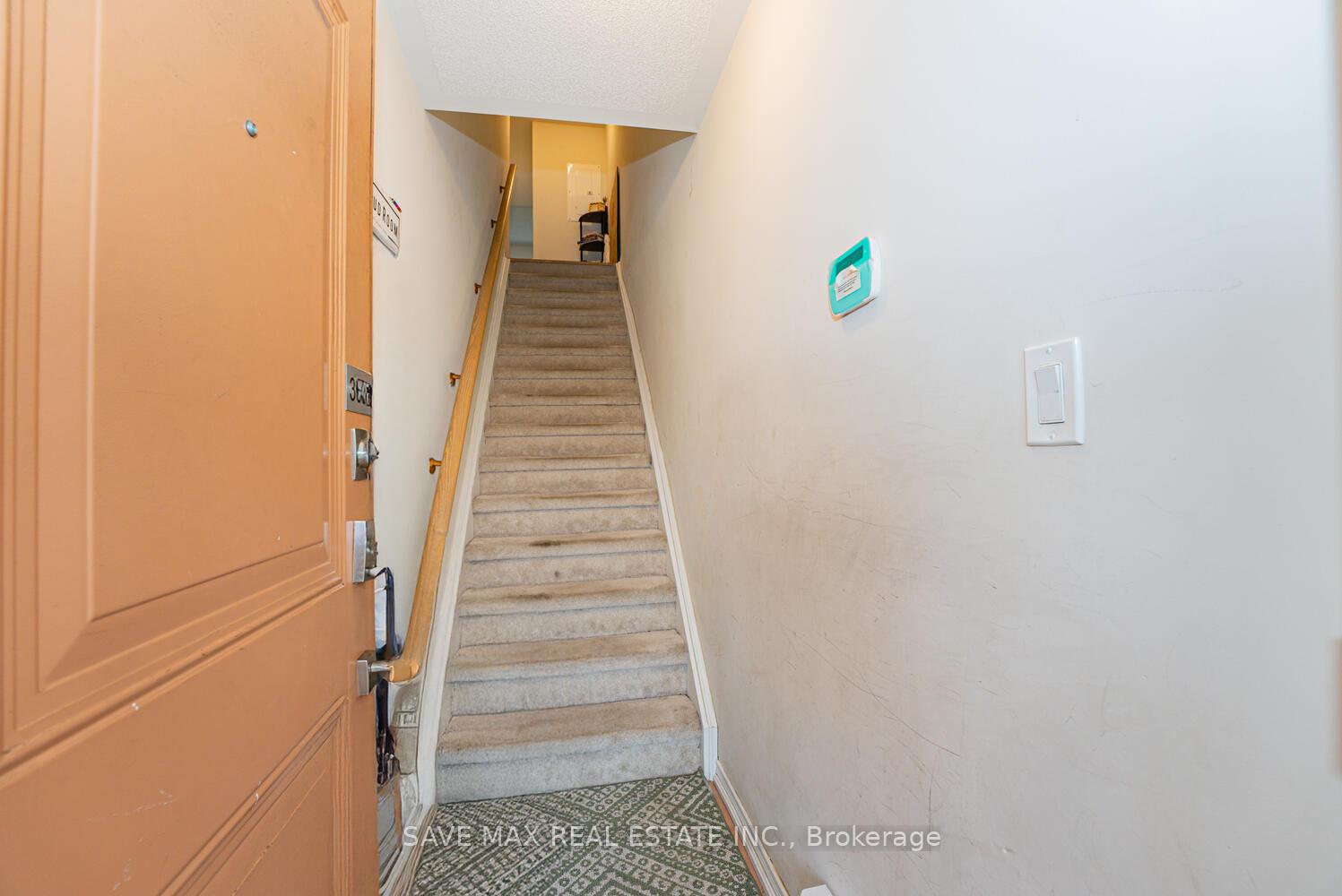 2 Bedrooms Condo at 1070 Progress, Toronto For sale