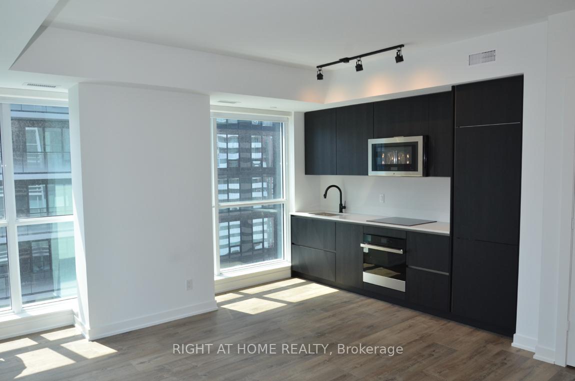1 Bedroom Condo at 327 King, Toronto For sale