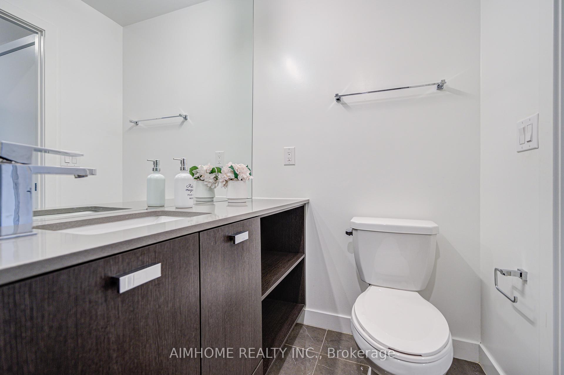 2 Bedrooms Condo at 10 De Boers, Toronto For sale