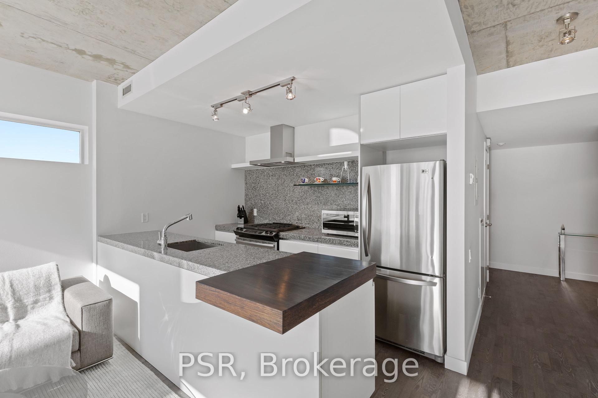 2 Bedrooms Condo at 75 Portland, Toronto For sale