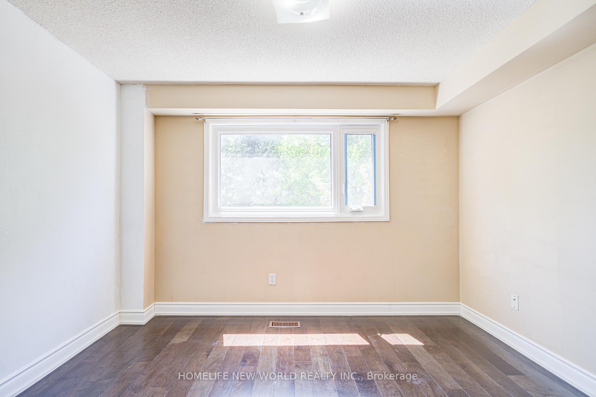 3 Bedrooms Condo at 3895 Doug Leavens, Mississauga For sale