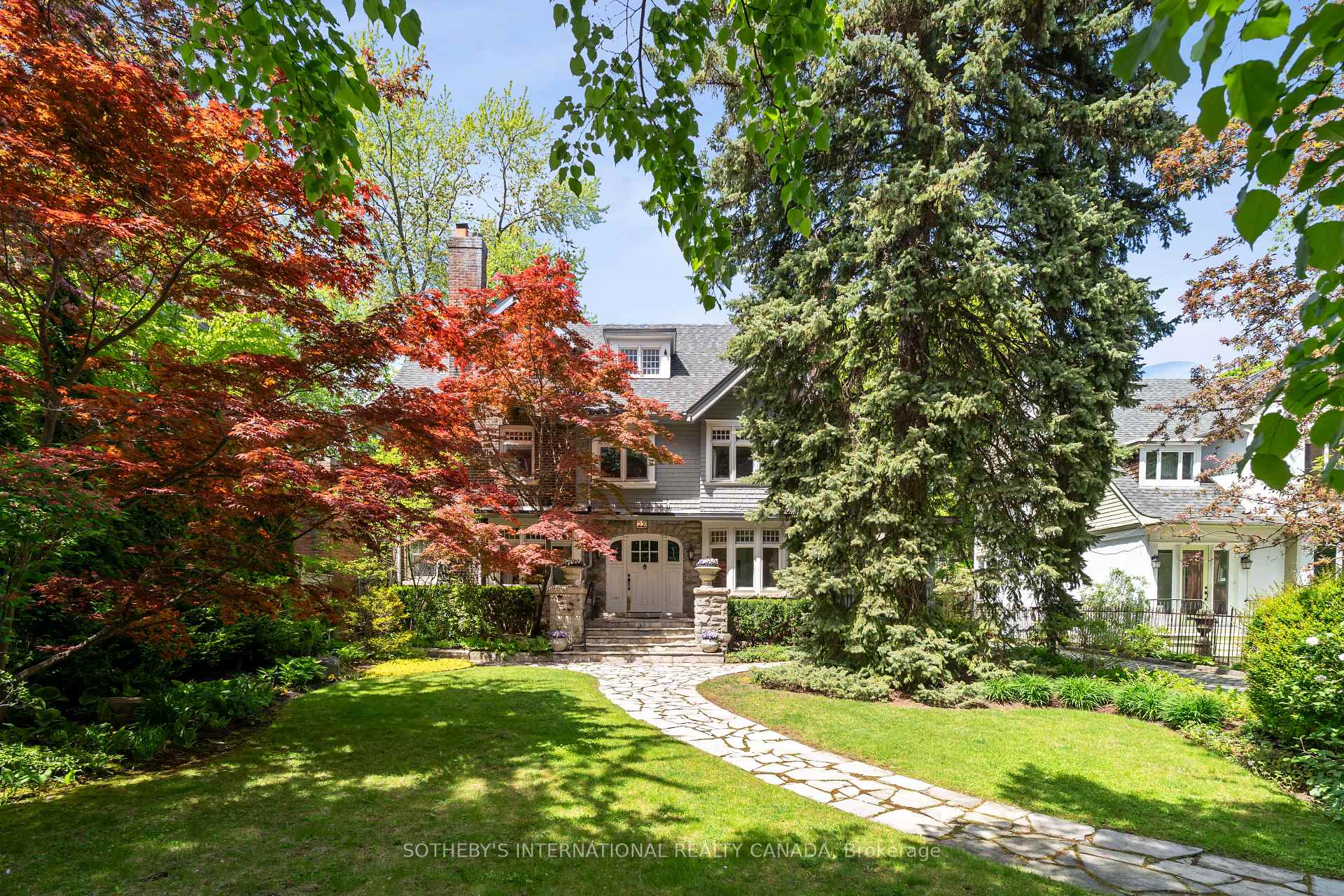 22 Binscarth Road, Toronto, ON M4W 1Y1