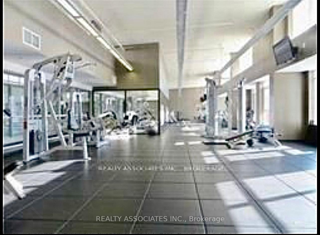 2 Bedrooms Condo at 25 Town Centre, Toronto For sale