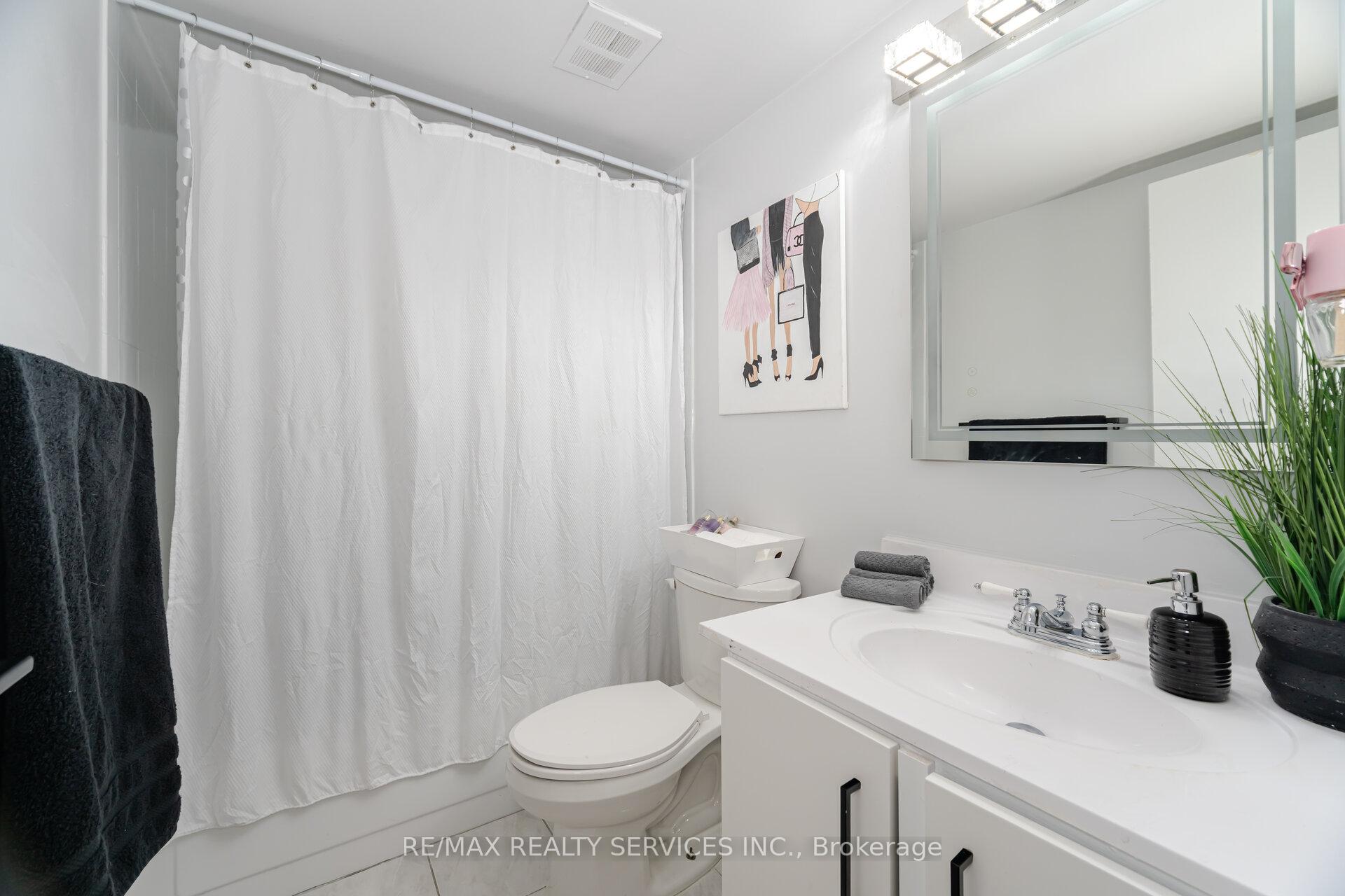 2 Bedrooms Condo at 420 Mill,  Toronto For sale