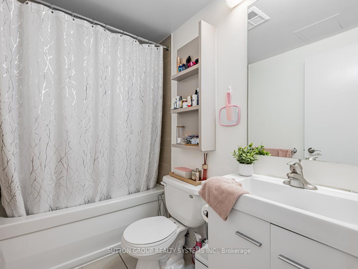1 Bedroom Condo at 5 Mariner, Toronto For sale