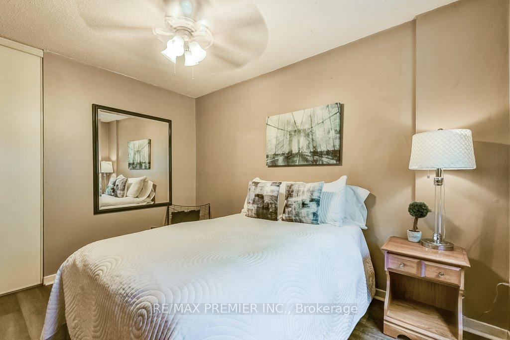 4 Bedrooms Condo at 2670 Battleford, Mississauga For sale
