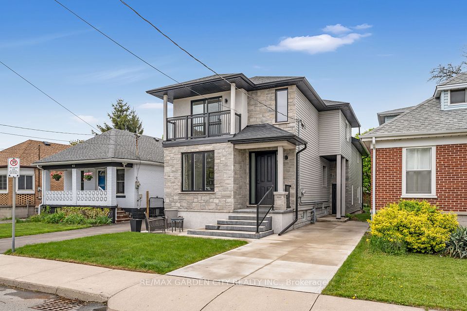 38 East 16th Street, Hamilton, ON L9A 4H9