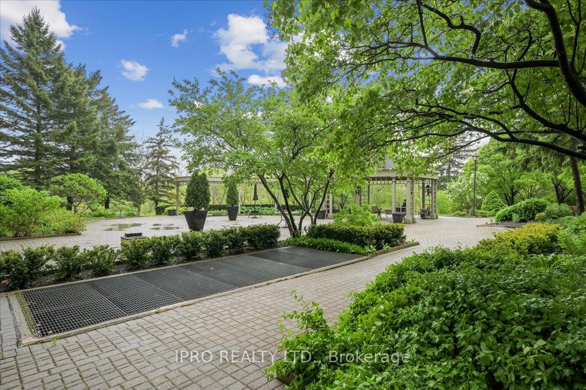 1 Bedroom Condo at 2511 Lakeshore, Oakville For sale