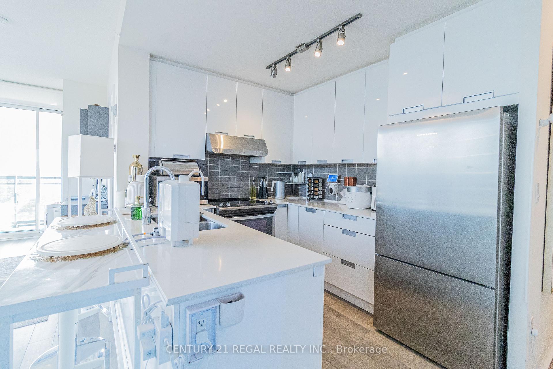 2 Bedrooms Condo at 5025 Four Springs, Mississauga For sale