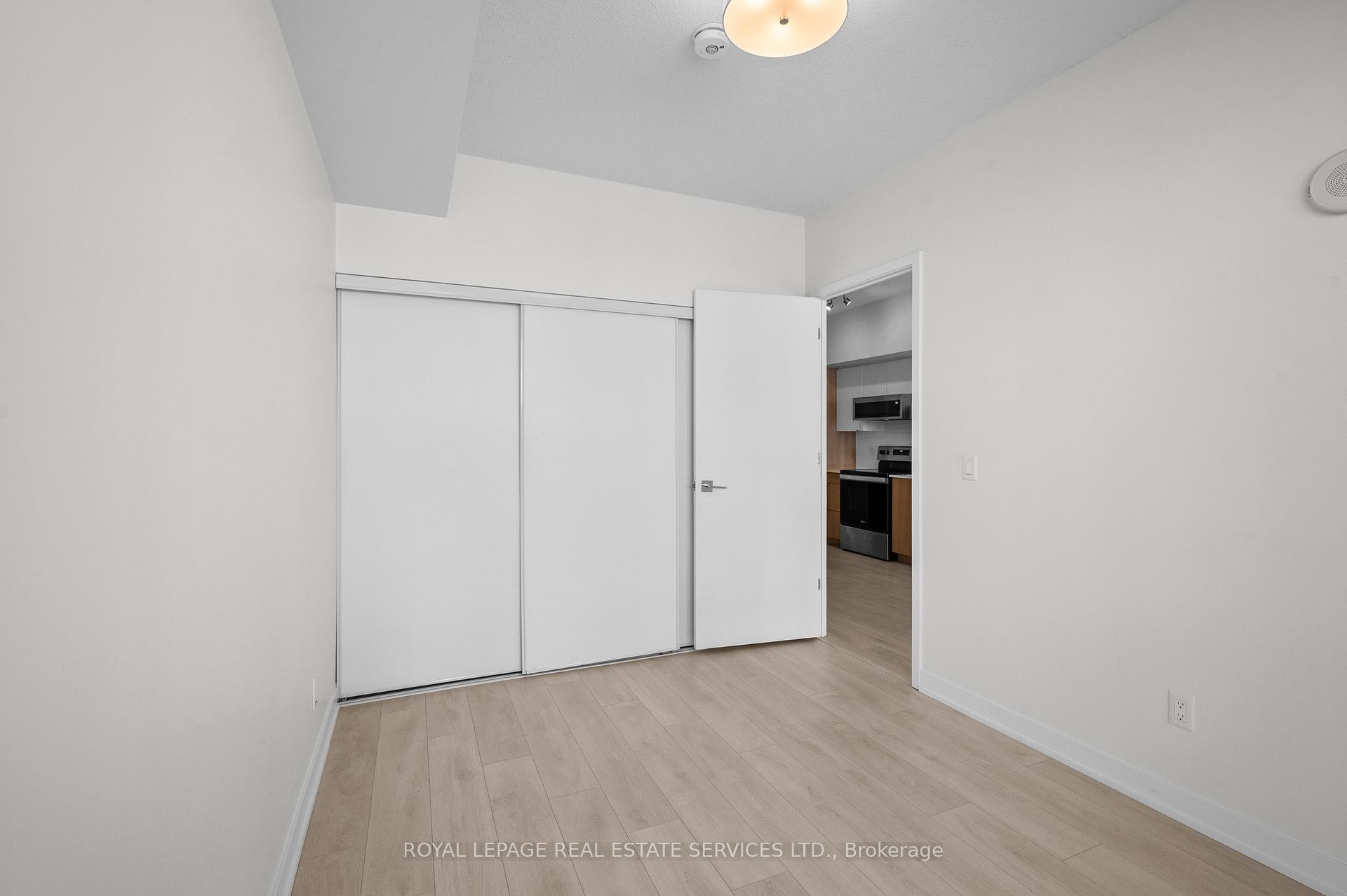 1 Bedroom Condo at 1117 Cooke, Burlington For sale