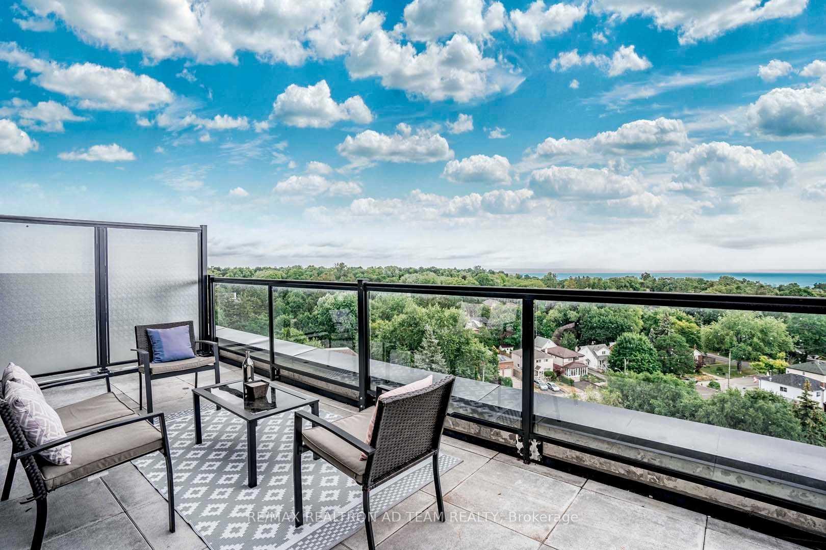 3 Bedrooms Condo at 2799 Kingston,  Toronto For sale