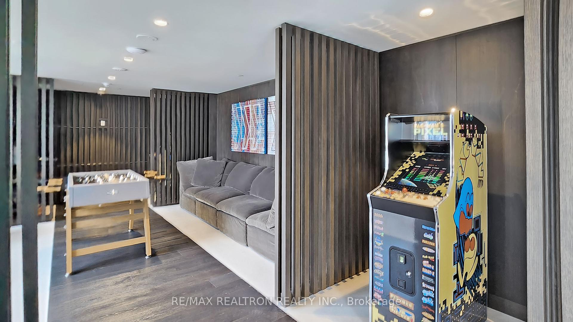 2 Bedrooms Condo at 138 Downes, Toronto For sale