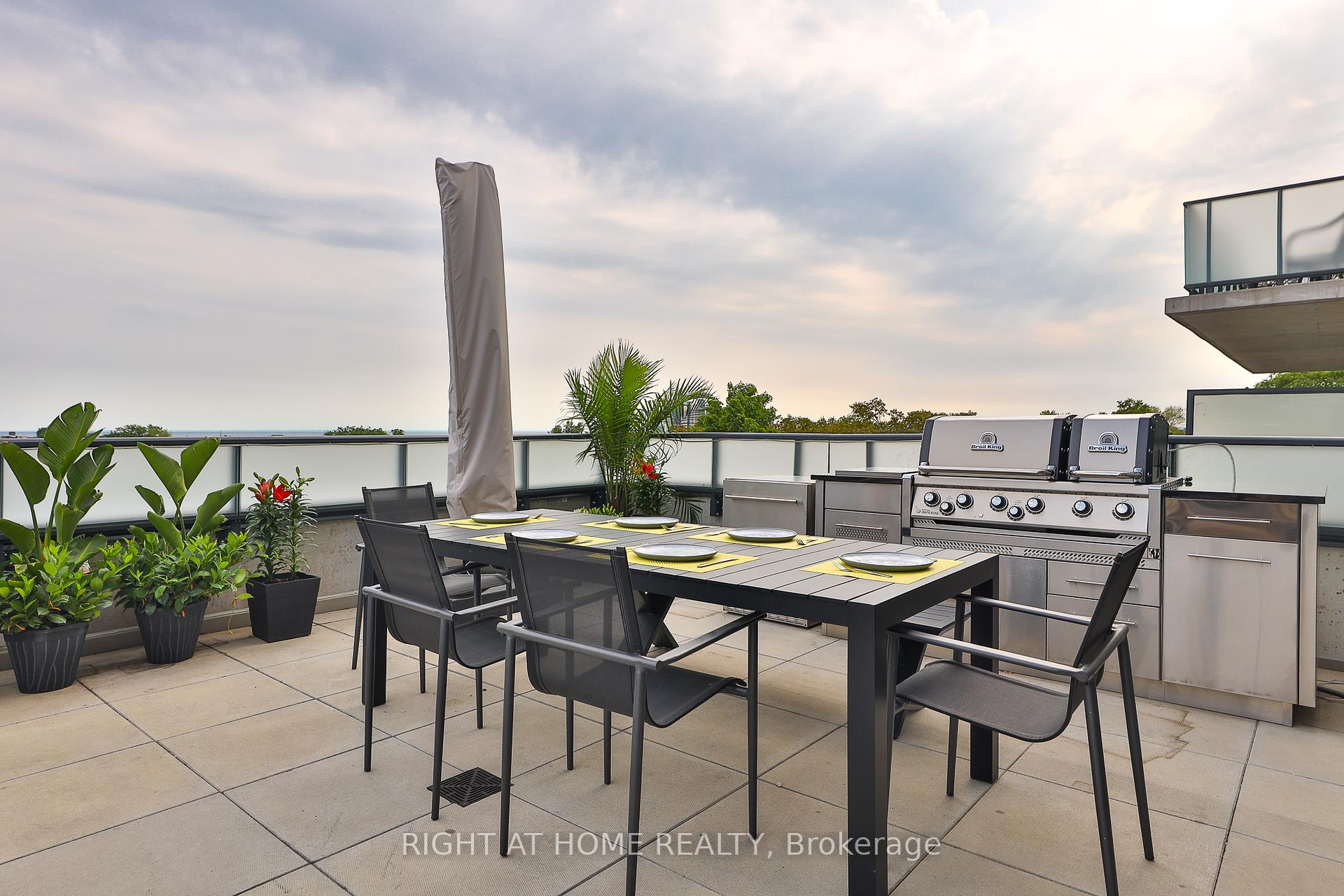 2 Bedrooms Condo at 430 Roncesvalles, Toronto For sale