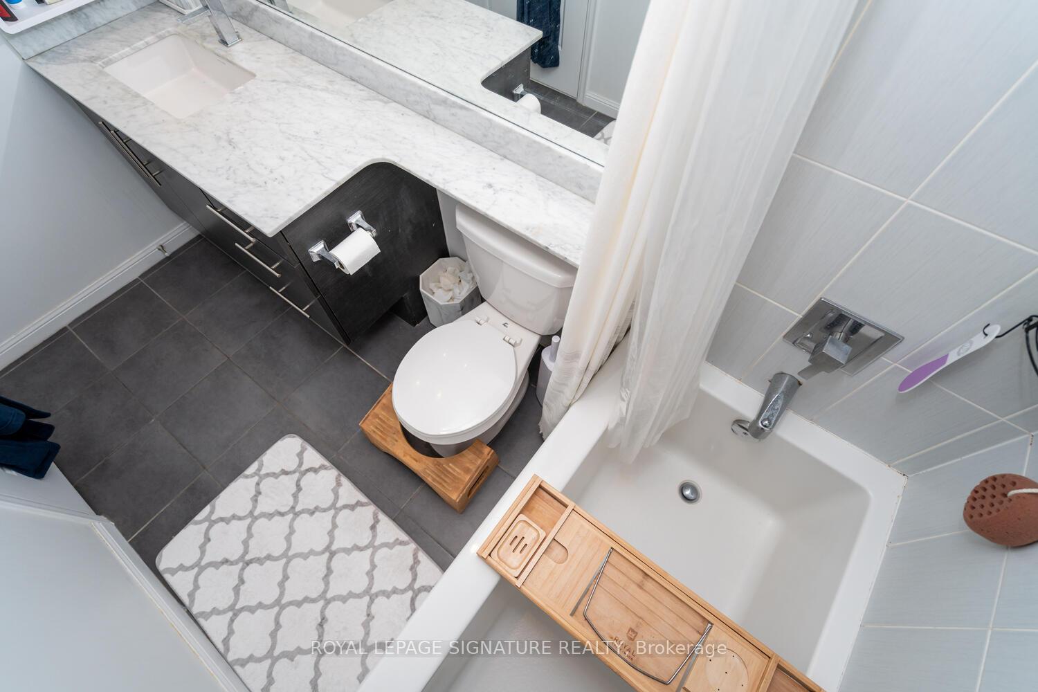 2 Bedrooms Condo at 75 East Liberty, Toronto For sale
