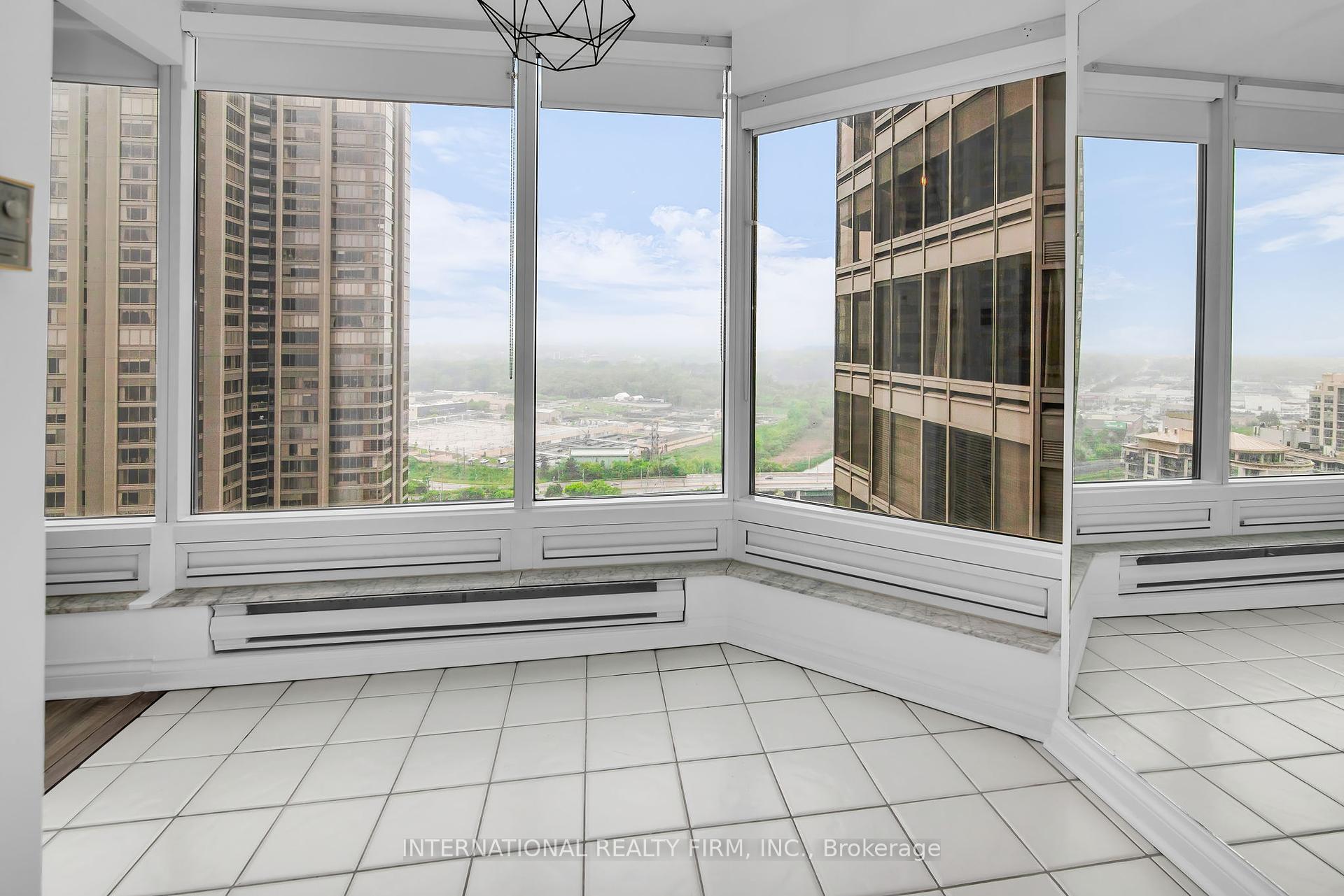 1 Bedroom Condo at 1 Palace Pier, Toronto For sale