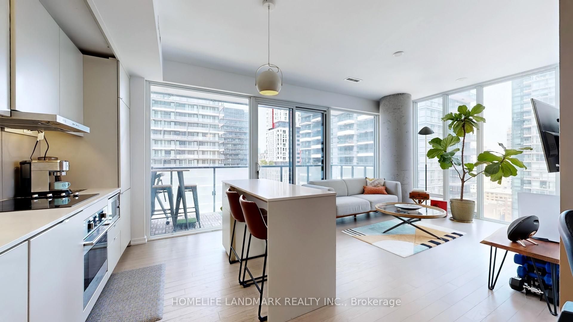 2 Bedrooms Condo at 101 Peter, Toronto For sale