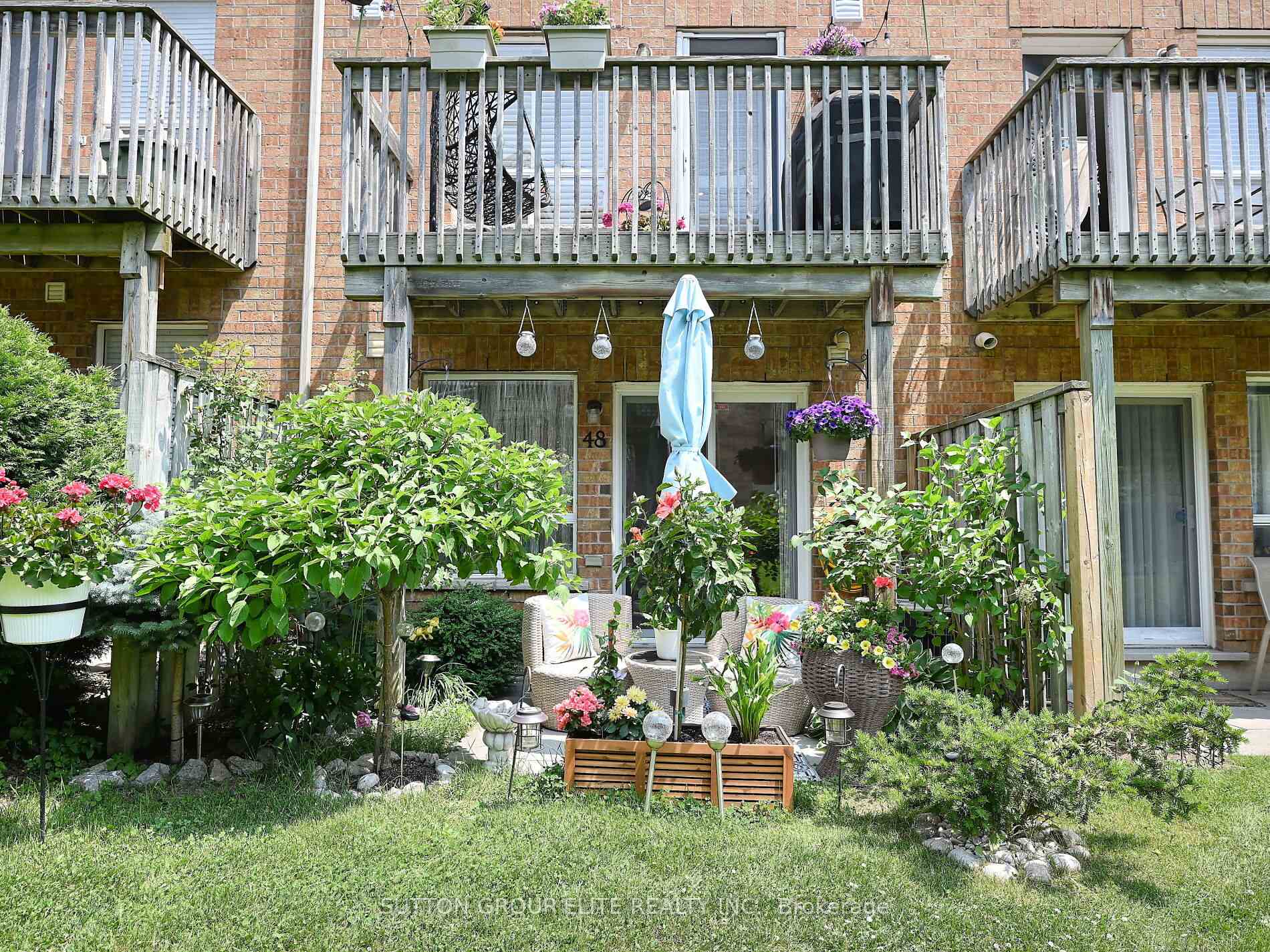 3 Bedrooms Condo at 601 Shoreline, Mississauga For sale