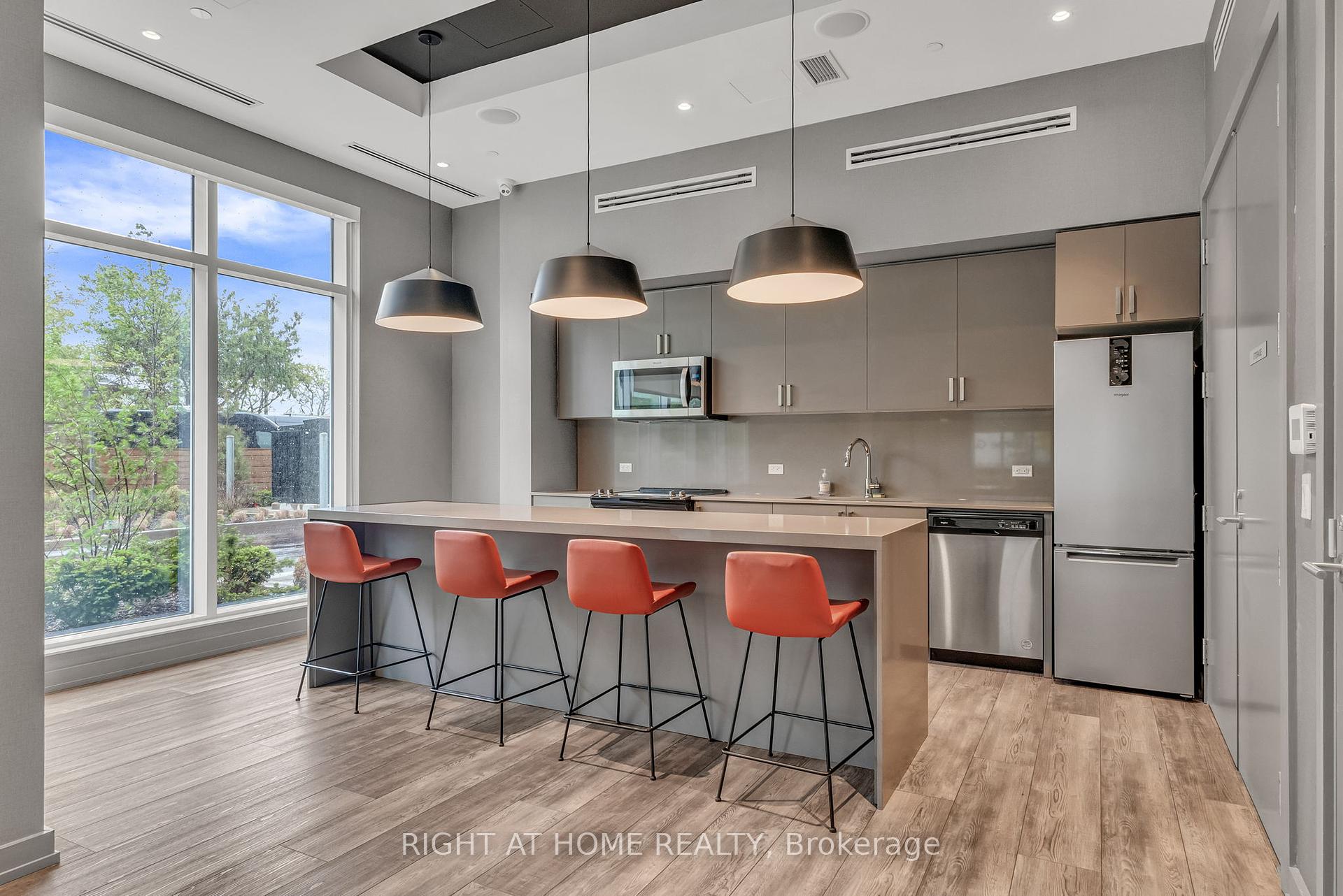 2 Bedrooms Condo at 10 Wilby, Toronto For sale