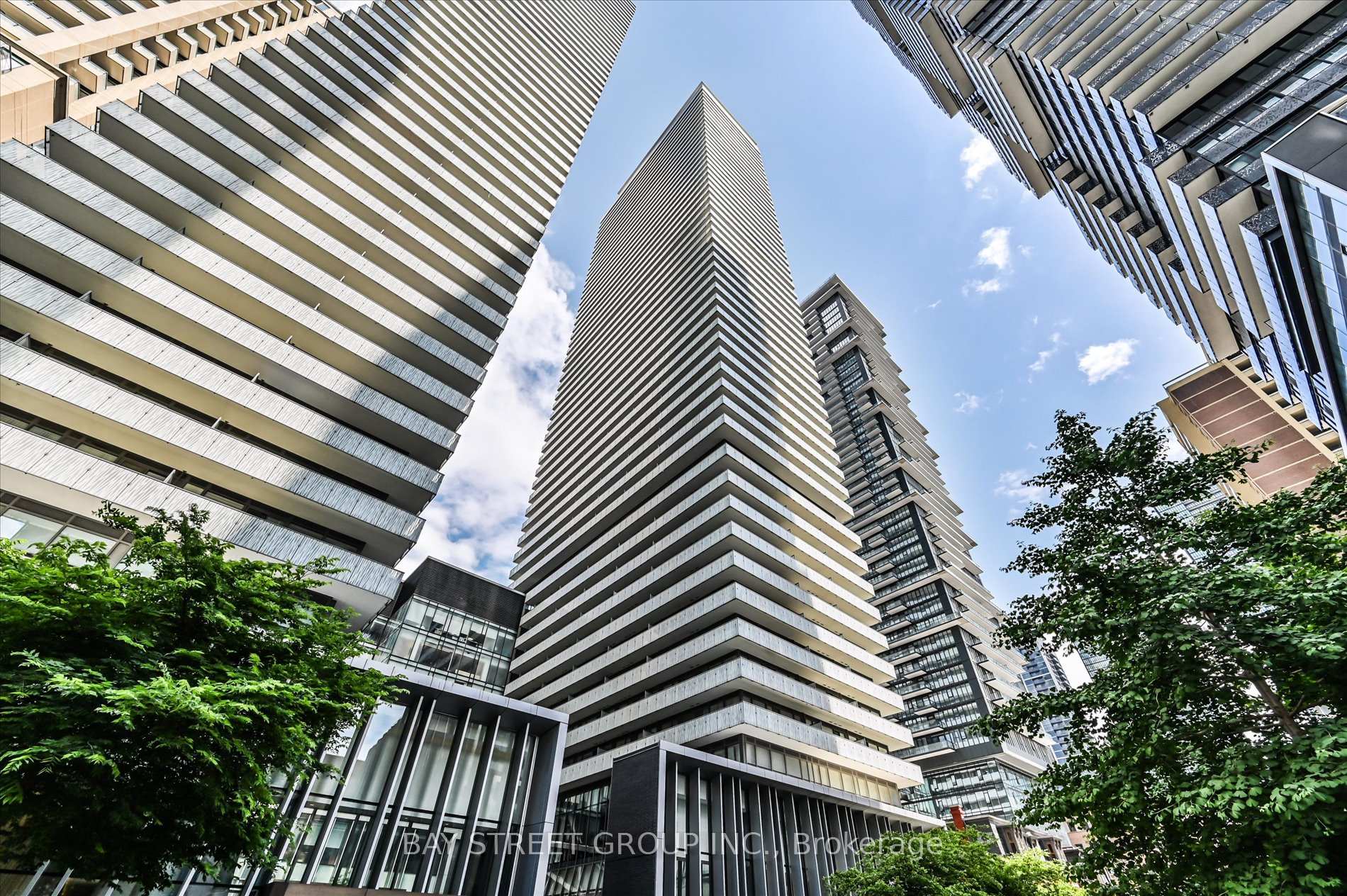1 Bedroom Condo at 50 Charles, Toronto For sale