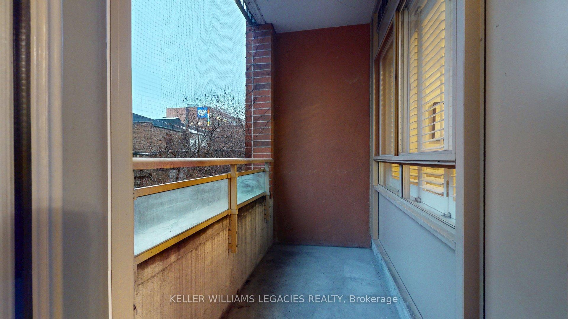 1 Bedroom Condo at 39 Jarvis, Toronto For sale