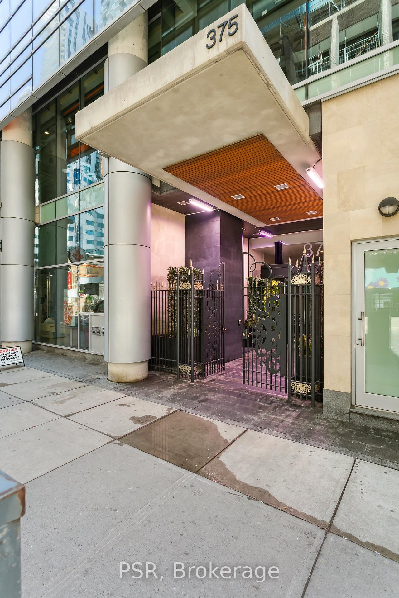 2 Bedrooms Condo at 375 King, Toronto For sale