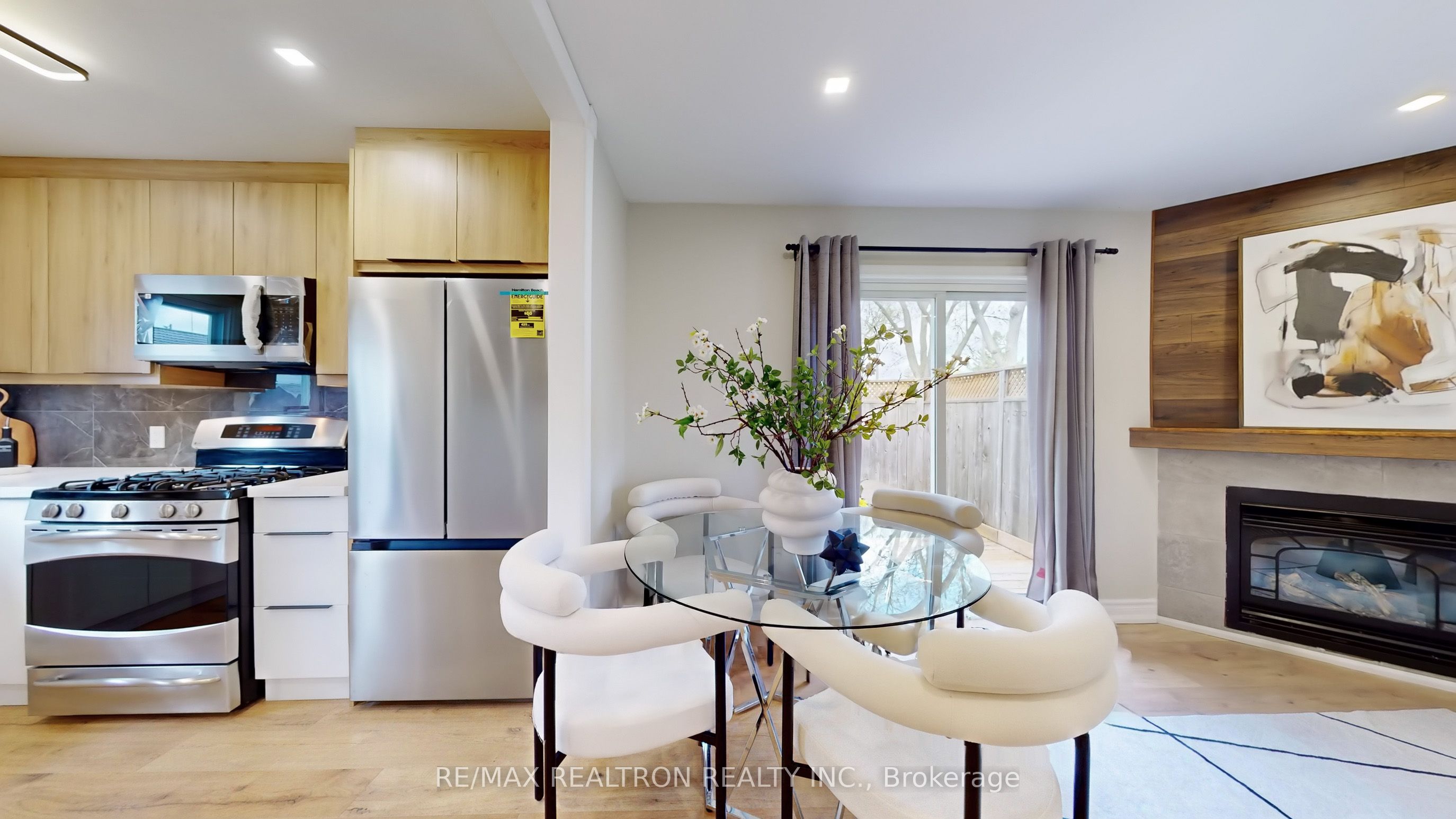 734 Srigley Street, Newmarket, ON L3Y 1X5