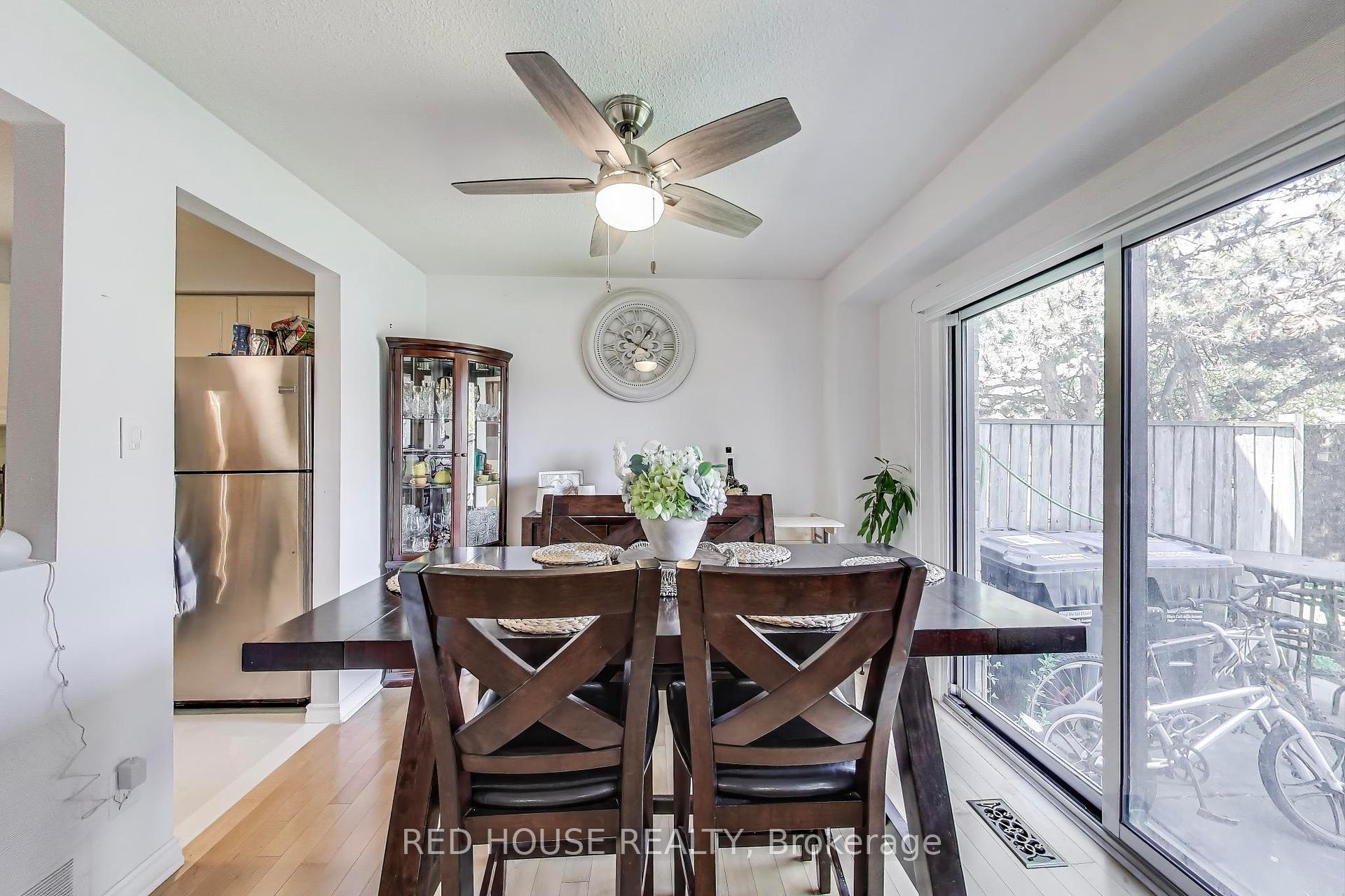 4 Bedrooms Condo at 3510 South Millway, Mississauga For sale