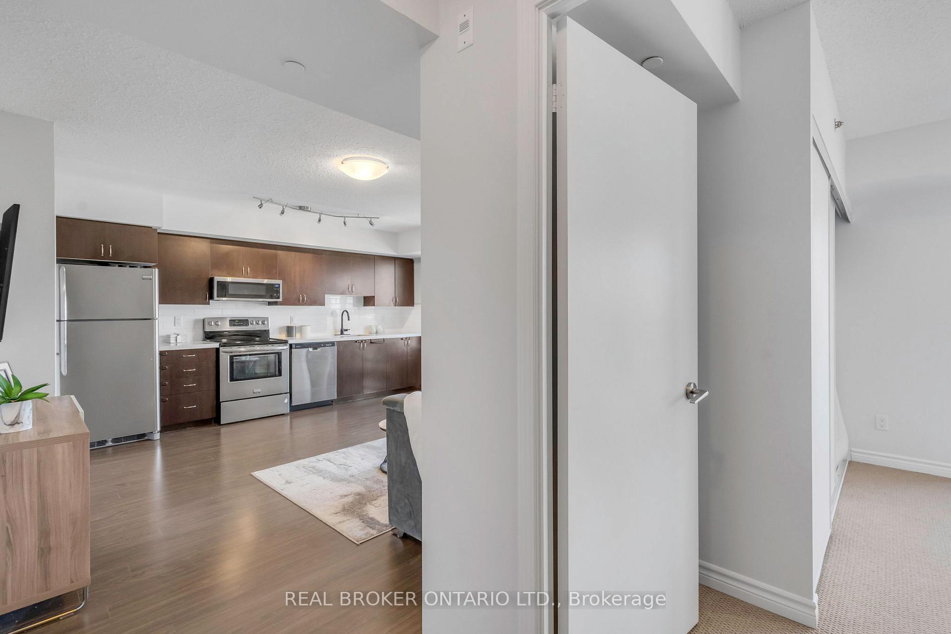 1 Bedroom Condo at 35 Saranac, Toronto For sale