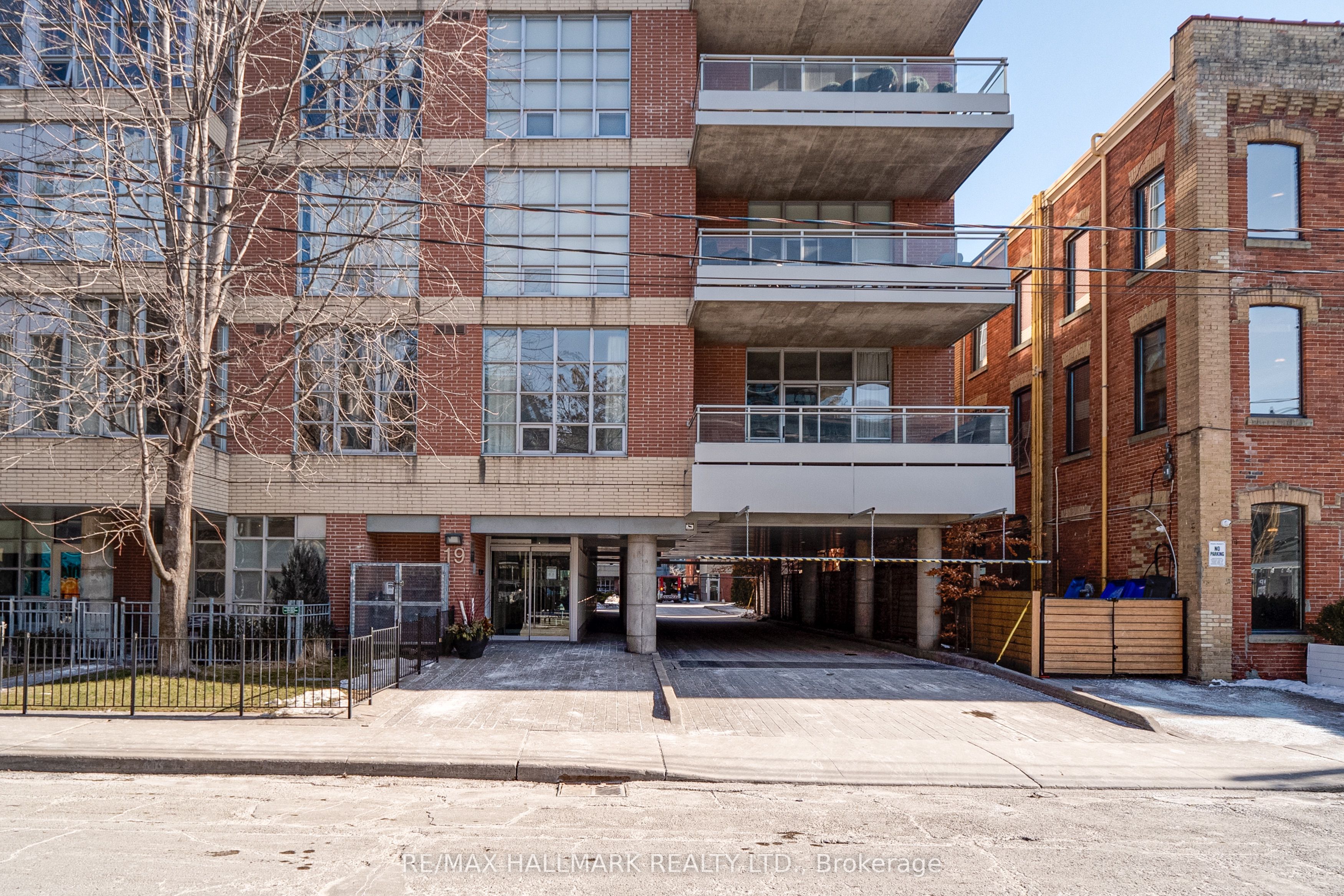 19 Brant Street, #302
