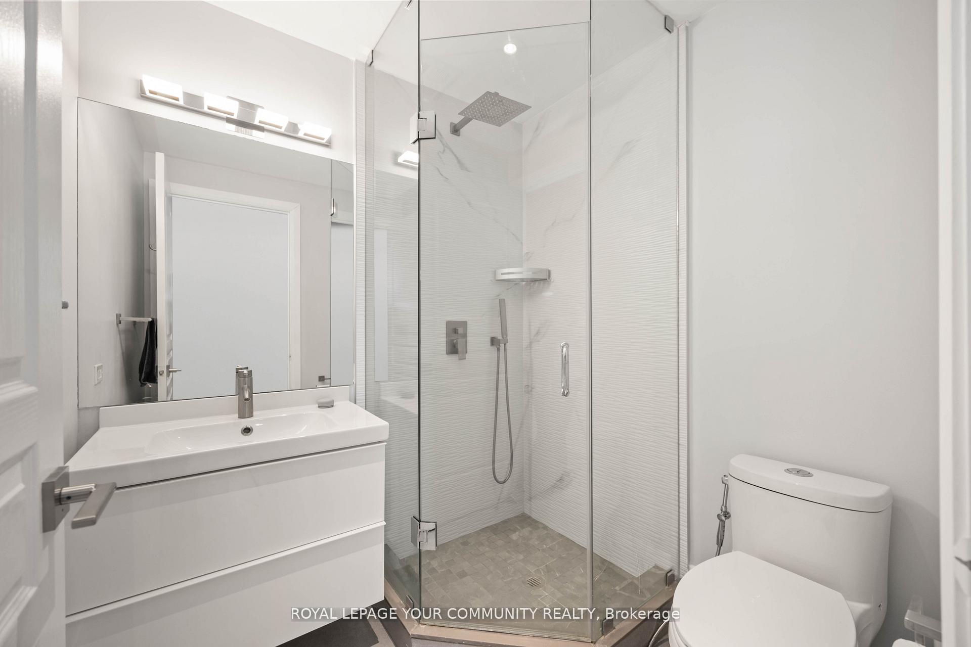 2 Bedrooms Condo at 5 Northtown, Toronto For sale