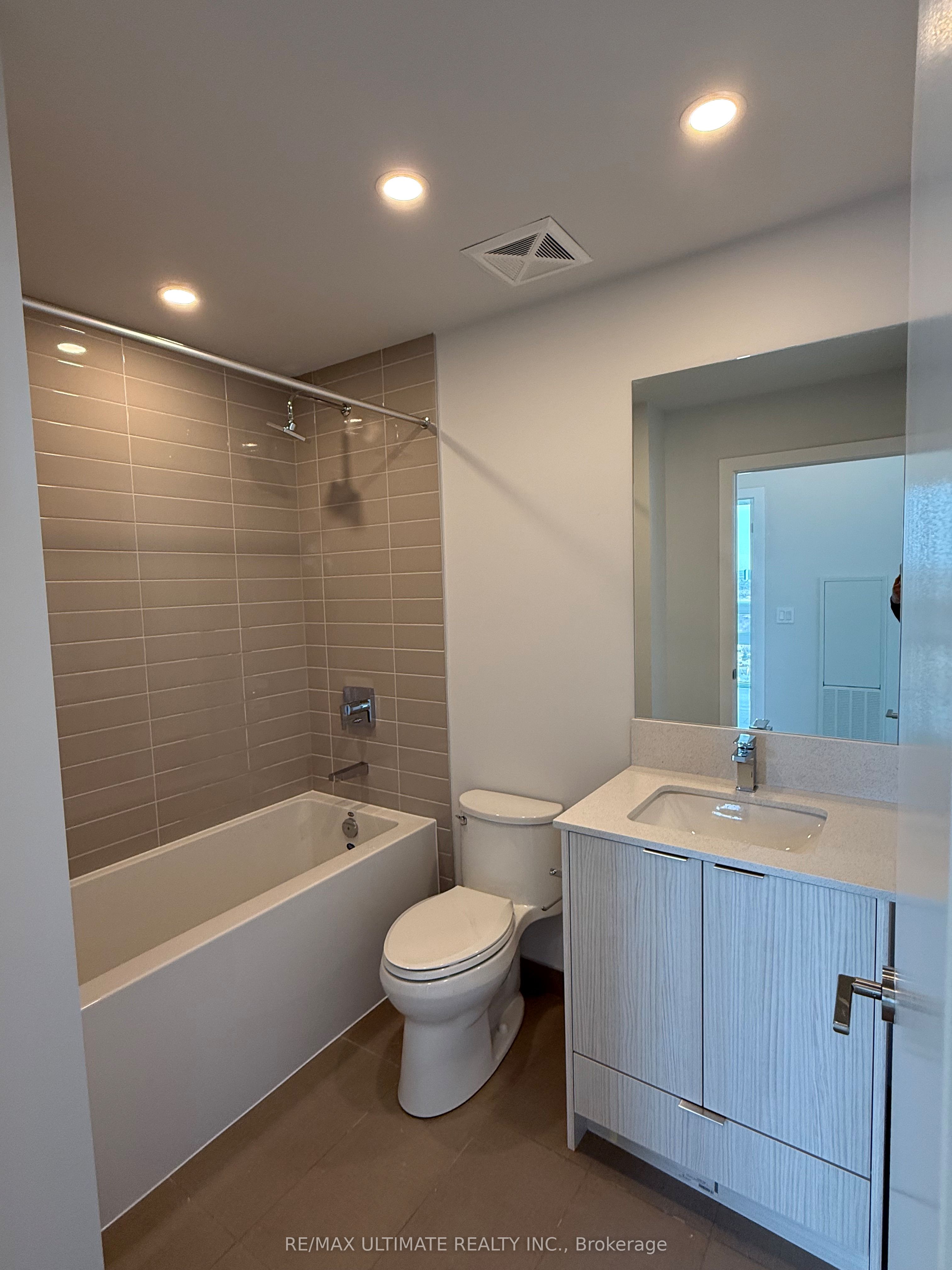 430 Square One Drive, #2806