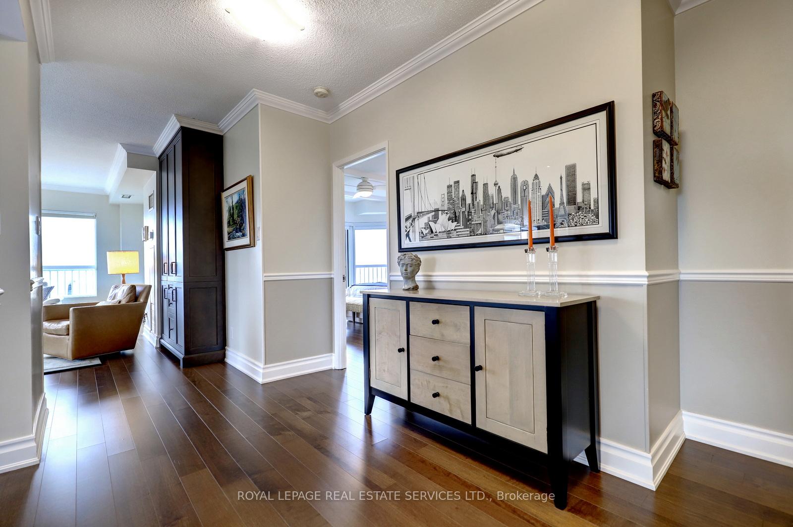 2 Bedrooms Condo at 2190 Lakeshore, Burlington For sale