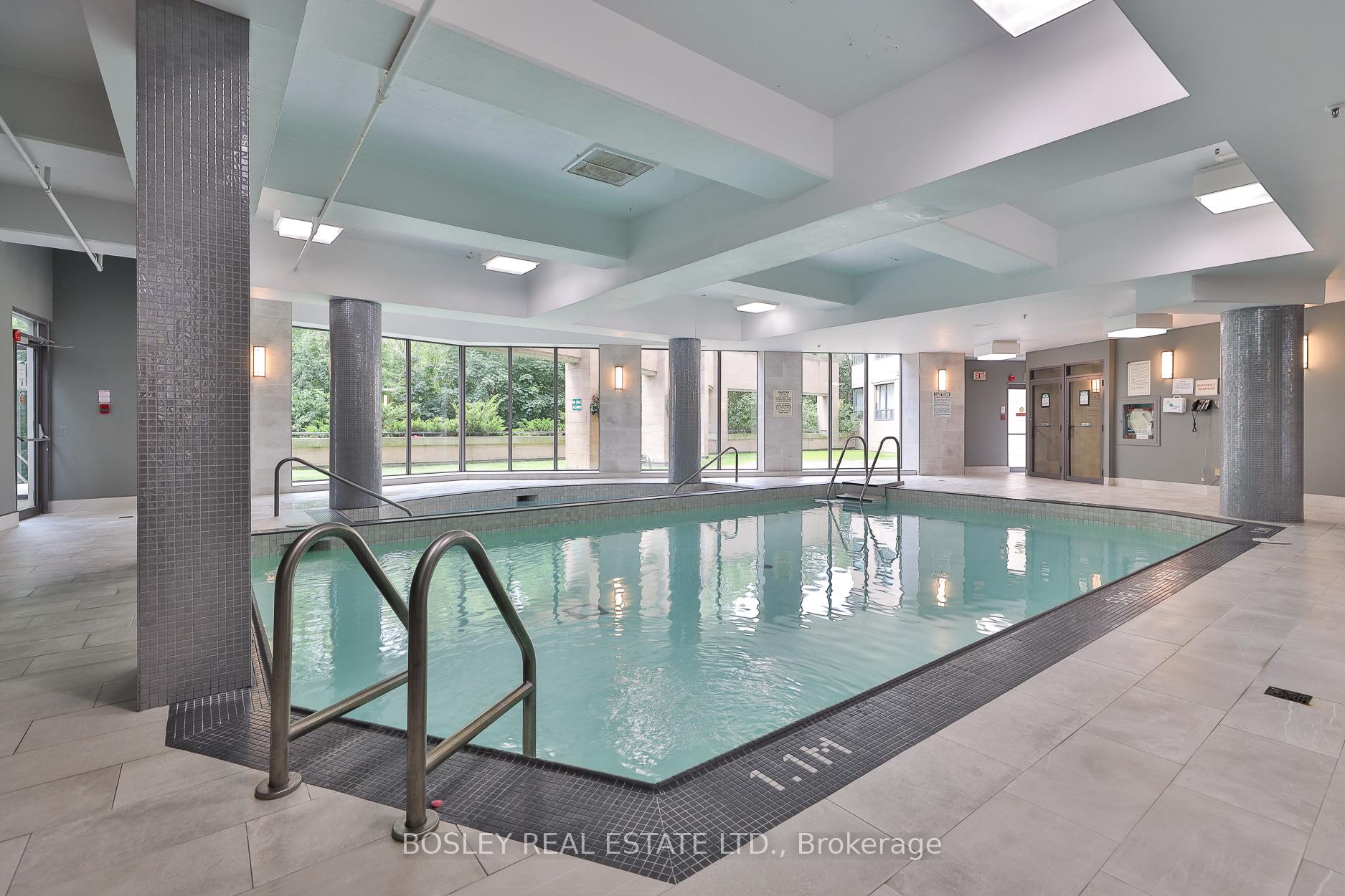 2 Bedrooms Condo at 3 Hickory Tree, Toronto For sale