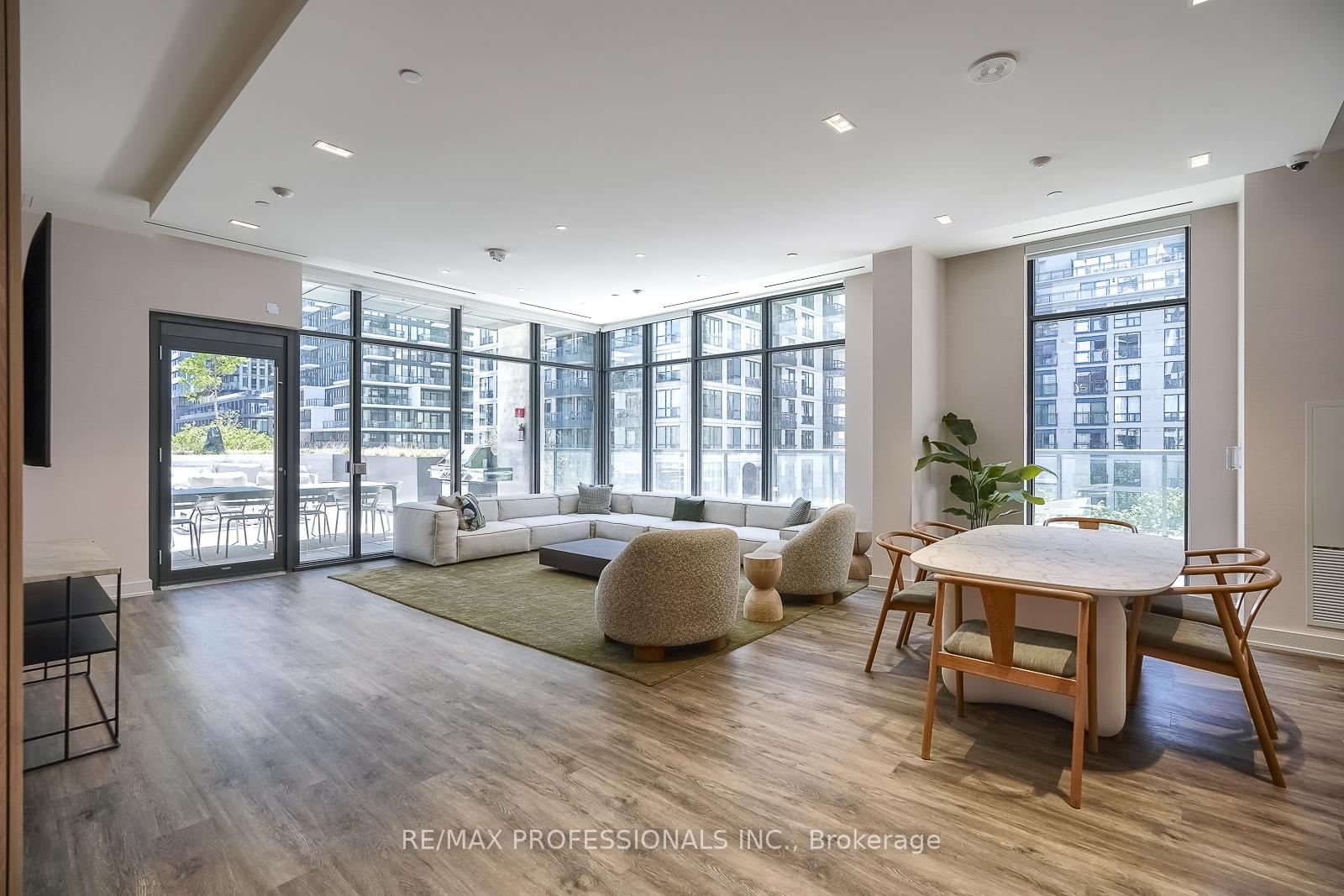 2 Bedrooms Condo at 65 Mutual, Toronto For sale