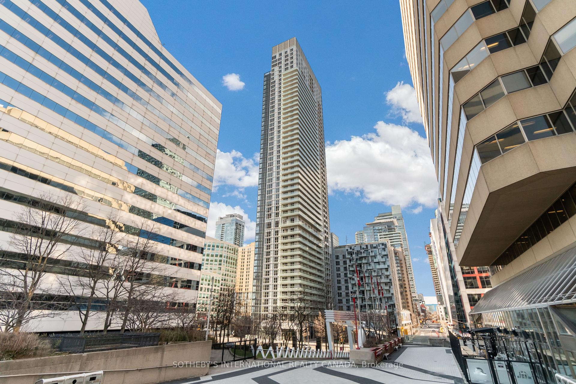 2 Bedrooms Condo at 300 Front, Toronto For sale